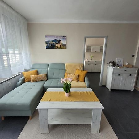 דירות Salgótarján Krisztina Apartman מראה חיצוני תמונה