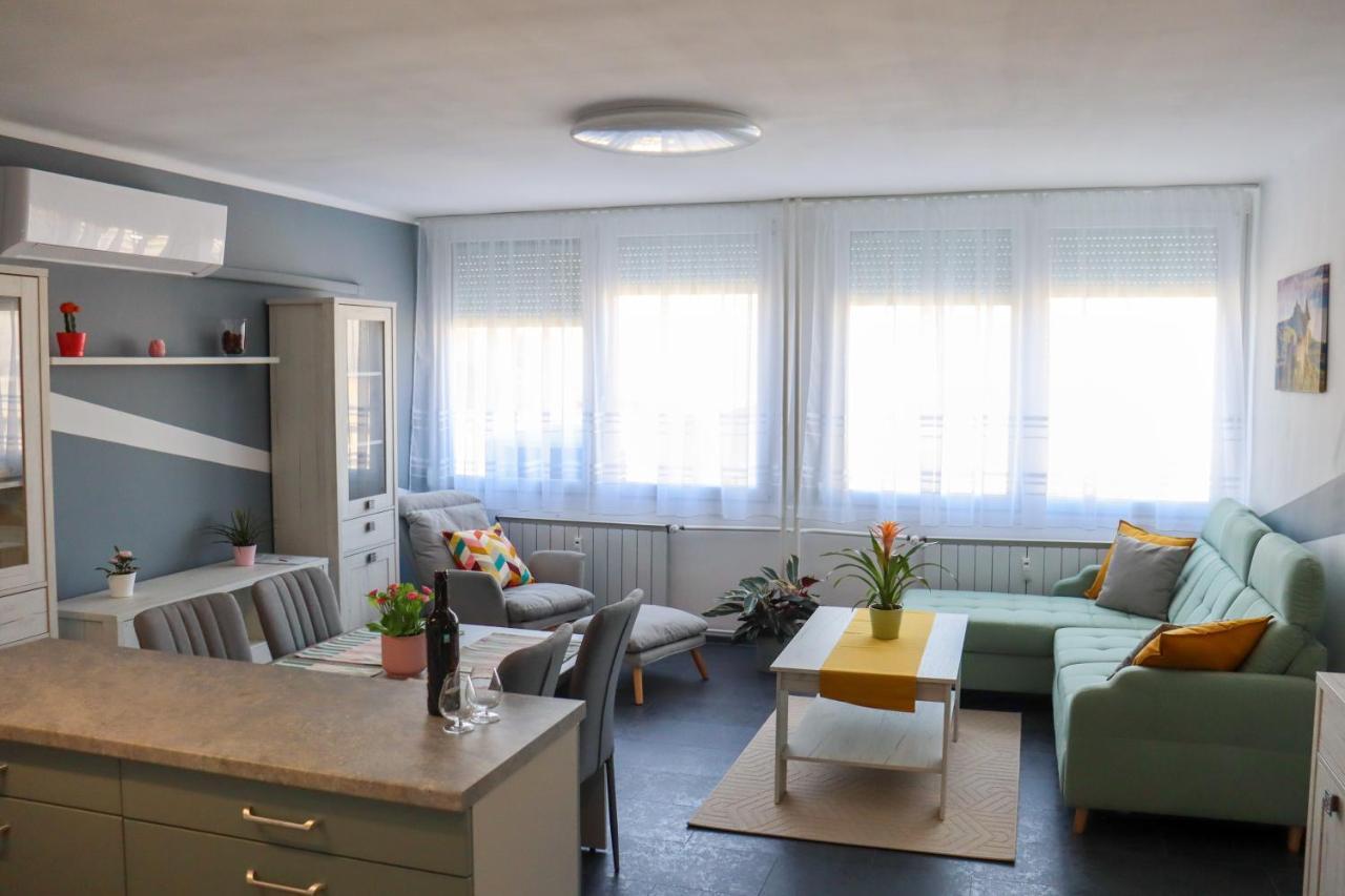 דירות Salgótarján Krisztina Apartman מראה חיצוני תמונה