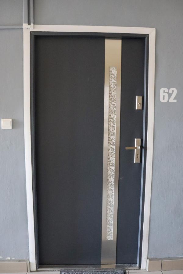 דירות Salgótarján Krisztina Apartman מראה חיצוני תמונה