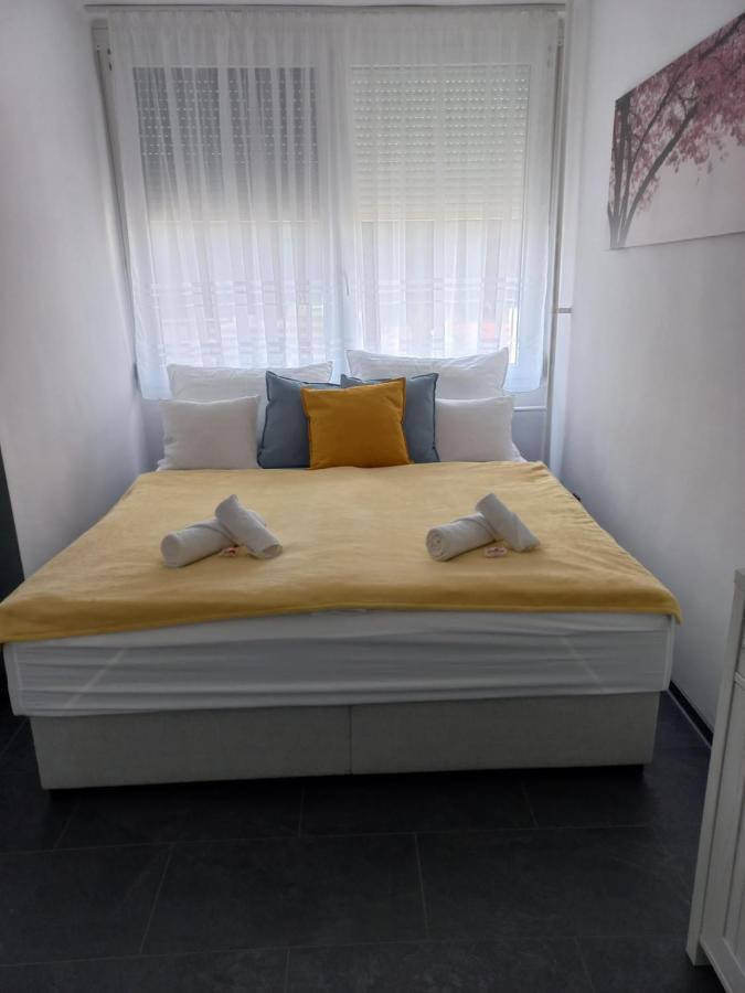 דירות Salgótarján Krisztina Apartman מראה חיצוני תמונה